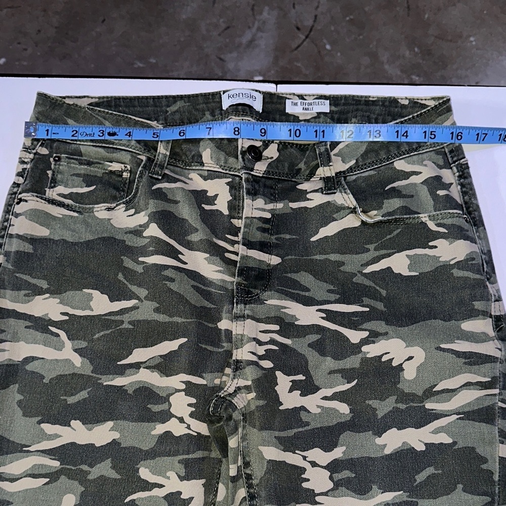 Kensie Jeans Women’s 12/31 Green Camo Skinny Ankle Pants Stretch Mid Rise - Picture 5 of 7